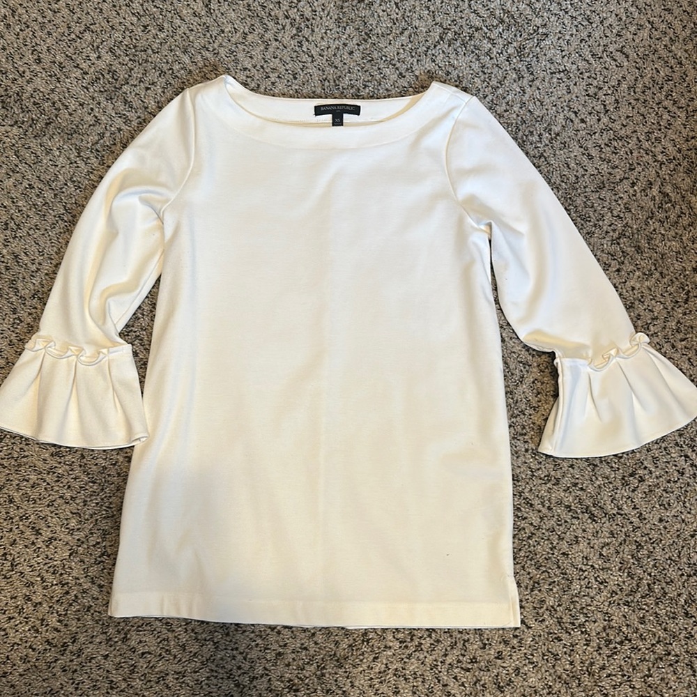 Banana Republic Off white Top!